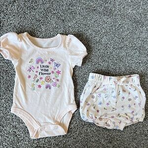 Like new super soft matching girls’ 6M ‘Little Wild Flower’ bodysuit/shorts set
